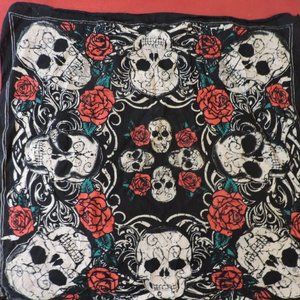 ONE standard size bandana bandanna skulls & roses rose black skull 52469